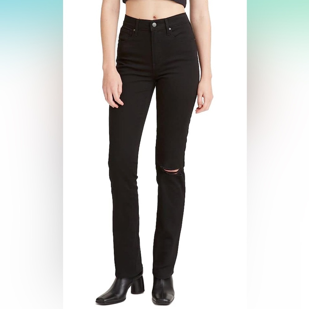 ‼️SOLD‼️Distressed High-Rise Skinny Super Levi’s Jeans